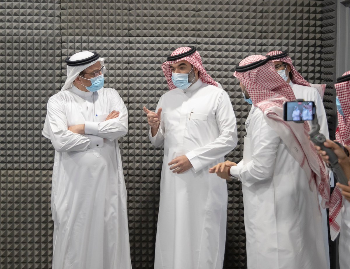moe_gov_sa's tweet photo. #وزير_التعليم خلال لقائه عدداً من رؤساء تحرير الصحف وكُتّاب الرأي وممثلي وسائل الإعلام بحضور وزير الاتصالات: #منصة_مدرستي مشروع للوطن والجميع فيها شركاء.. وسنتجاوز التحديات معاً
https://t.co/QvOLa6TpJp https://t.co/Rmt4WsLW7e