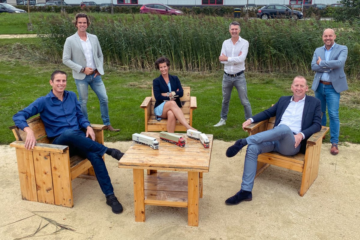 Peter Appel Transport, Cornelissen Groep, Simon Loos en softwareleverancier Conundra ondertekenden vandaag het contract om samen een resource- en routeplanningsysteem te ontwikkelen. Lees verder op de website bit.ly/32NUkzq
#samenwerking #transport #planning #flexibel