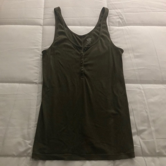 AmandaShewan4's tweet photo. So good I had to share! Check out all the items I'm loving on @Poshmarkapp #poshmark #fashion #style #shopmycloset #abercrombiefitch #oldnavy #lahearts: https://t.co/H3KnLzGkez https://t.co/kiz9L4dh5J