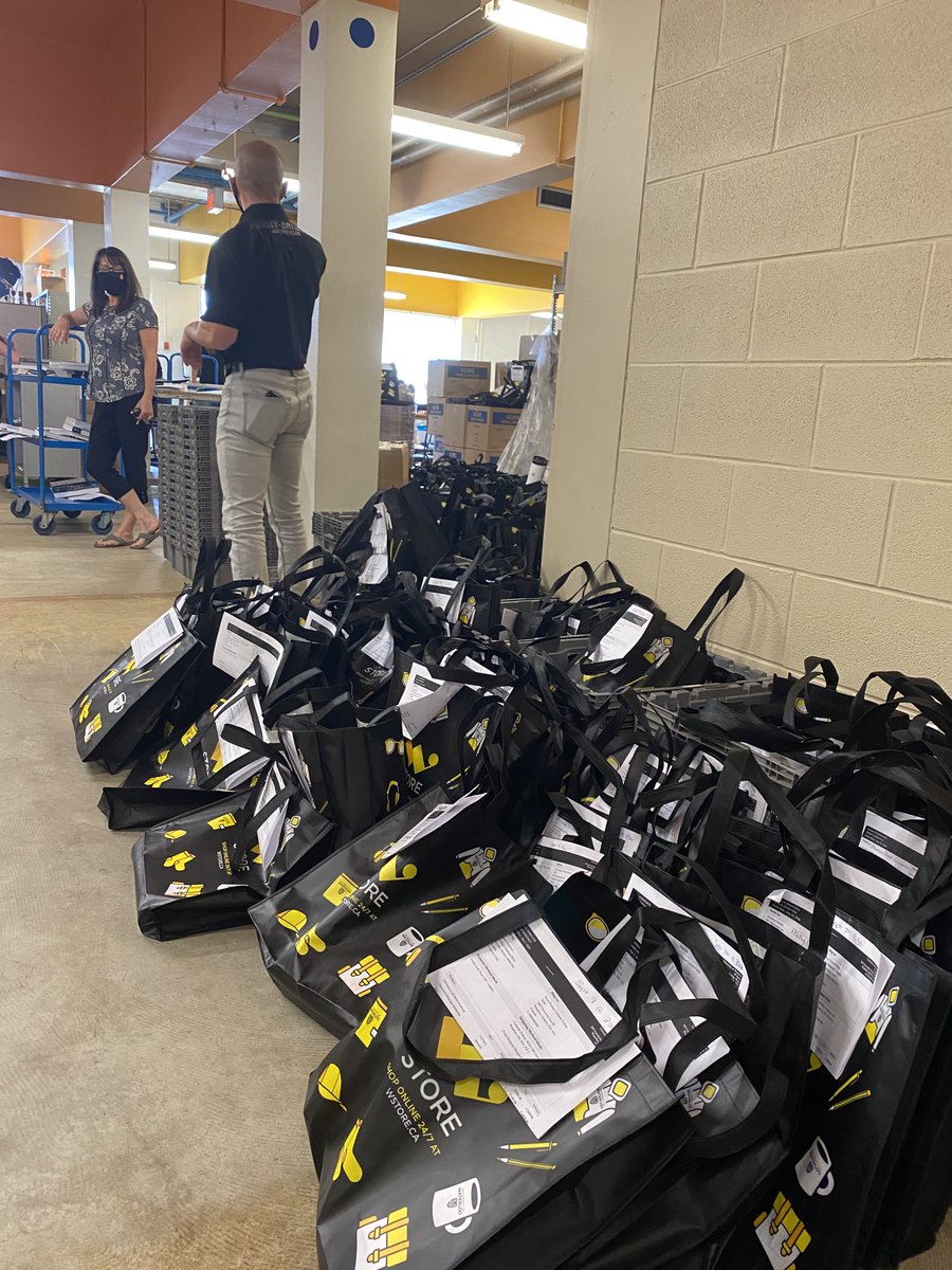 UWaterlooPres's tweet photo. Thank you to the team at @UWaterloo's Print + Retail Solutions for the tour and letting me serve a student picking up their books, which was just one of 100+ scheduled curbside pickups just today. 

Keep up the great work team! https://t.co/iKIeUNGBzi