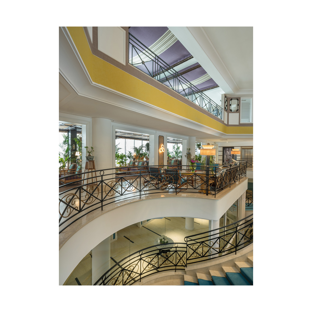 Discovering the #SavoyBeach from every point of view, always staring upwards and marveling.
For information about #holidays and #ceremonies, visit savoybeachhotel.it or write us at info@hotelsavoybeach.it
PH_Fezza Studio