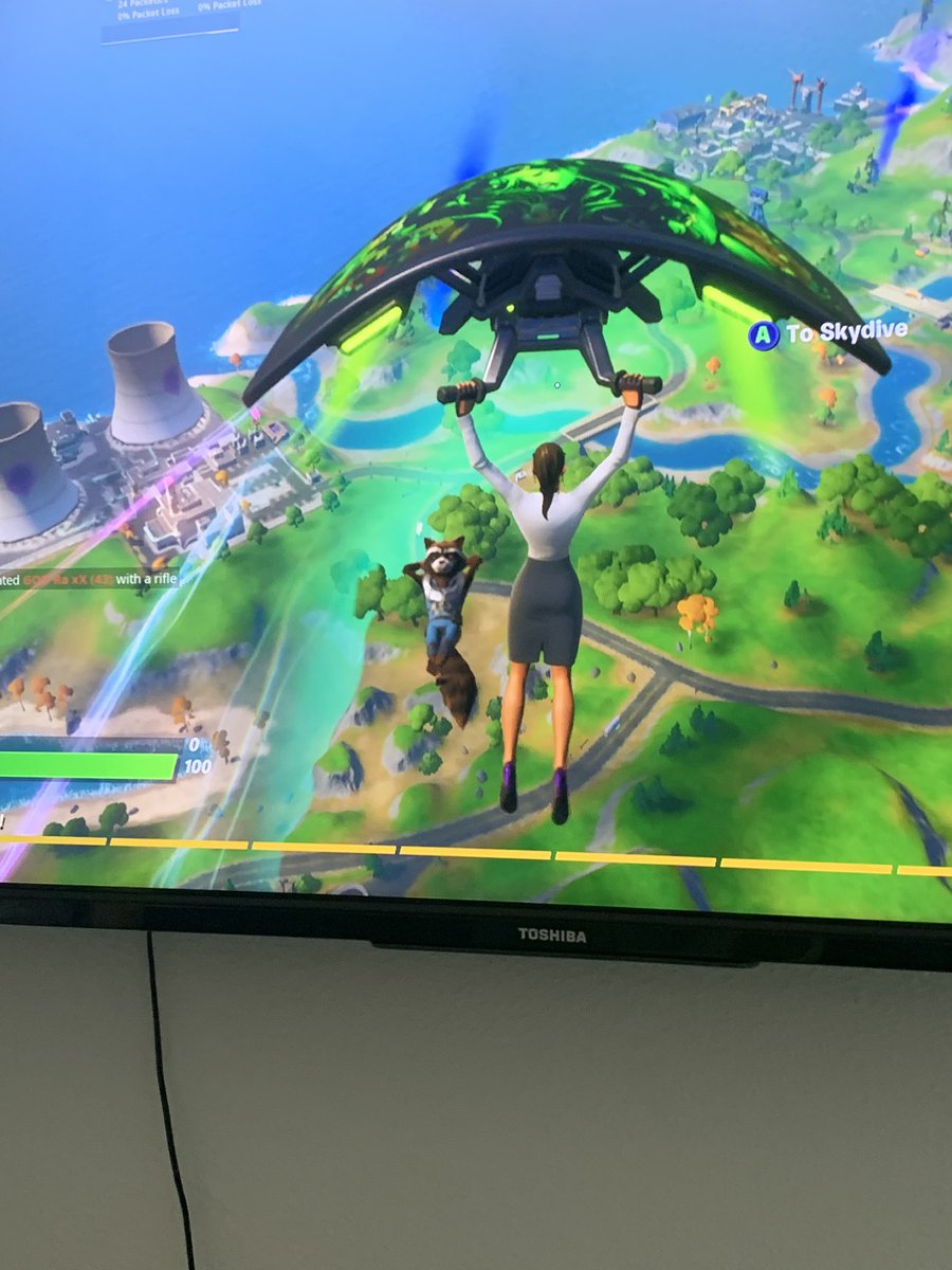 Jacobstorer1's tweet photo. Are anyone else seeing these green walls https://t.co/QcOOJk4LJ1