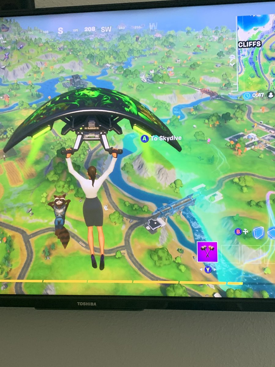 Jacobstorer1's tweet photo. Are anyone else seeing these green walls https://t.co/QcOOJk4LJ1