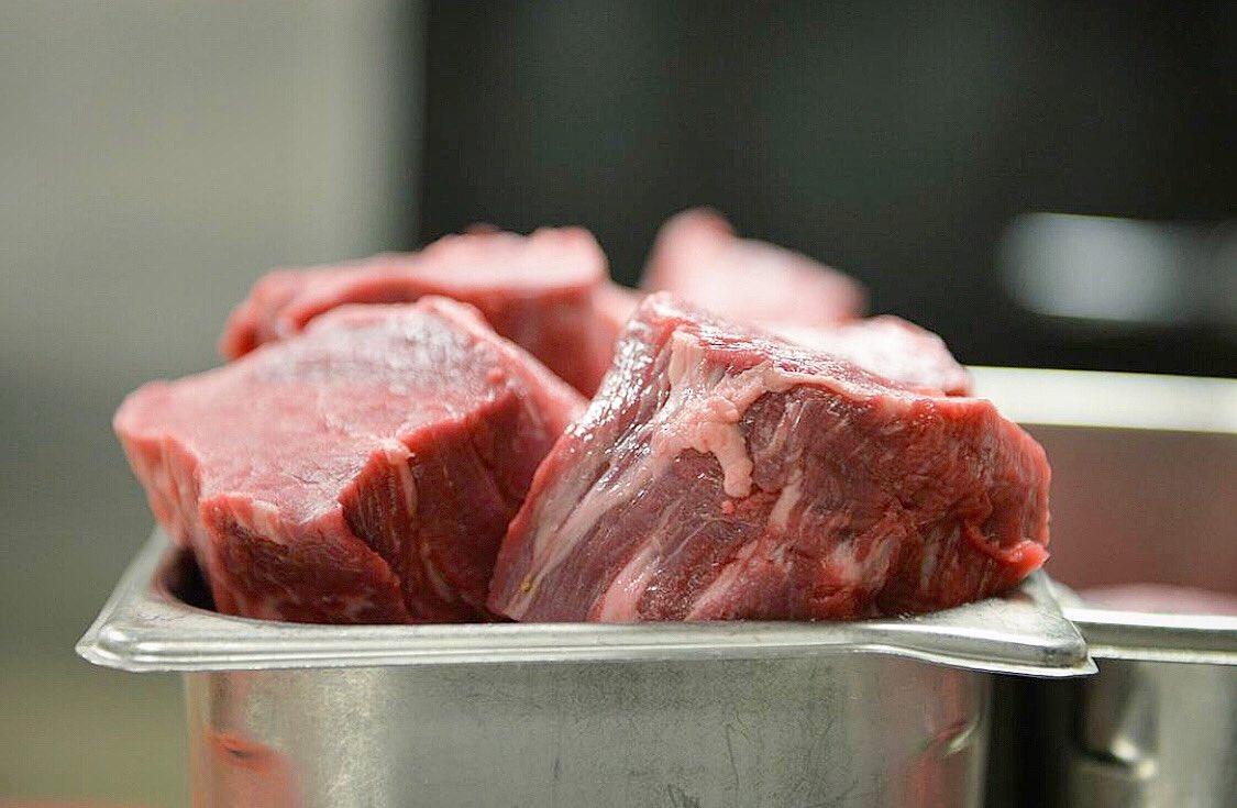 Getting prepared for the weekend... don’t miss out. Reservations and online ordering for Pearland and the Woodlands available at killenssteakhouse.com. #killenssteakhouse #steak #dinein #togo