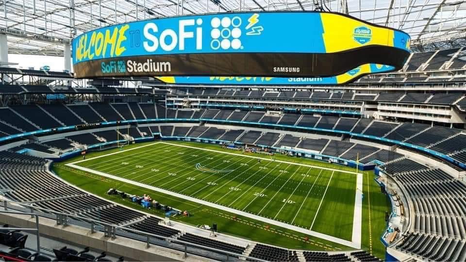 ArenasStadiums's tweet photo. A look at @SoFiStadium in Inglewood, California, the new home of the @RamsNFL and the @Chargers. Looks impressive. #CAStadiums #LAStadiums #LAVenues https://t.co/uM7bzdSE8Q
