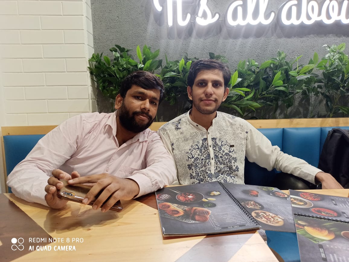 NeelSatrawal's tweet photo. Don’t make friends who are comfortable to be with. Make friends who will force you to lever yourself up.

Every moment spent with friends becomes memorable on its own.

#friendship #friends #love #instagood #friendshipgoals #bestfriends #happy #fun #instagram #life #like #friend https://t.co/2AE3aHKeav
