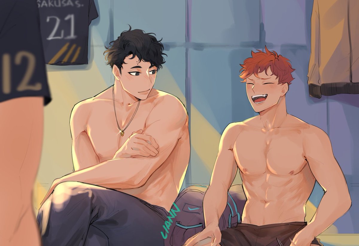 Hes telling him a story
#omihina