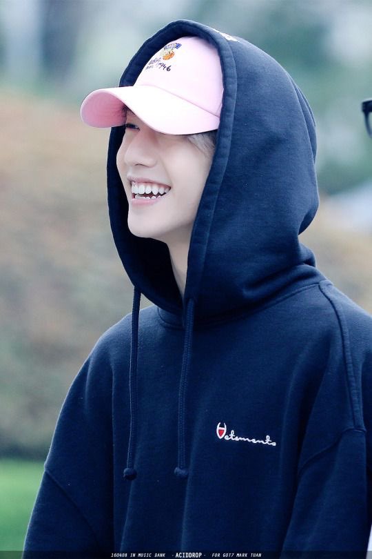 Eclipse__94's tweet photo. ERES INCREÍBLE Y TE ADOROOOOO, te amooooooooo, espero que tengas un gran día y eres el amor de mi vida en todos los sentidos!!!!!! Ojalá jamás se apague esa sonrisa que ilumina el mundo y sobre todo mi vida #ForeverMarkTuanDay #foreverwithmarktuan https://t.co/ofscg8TKm6