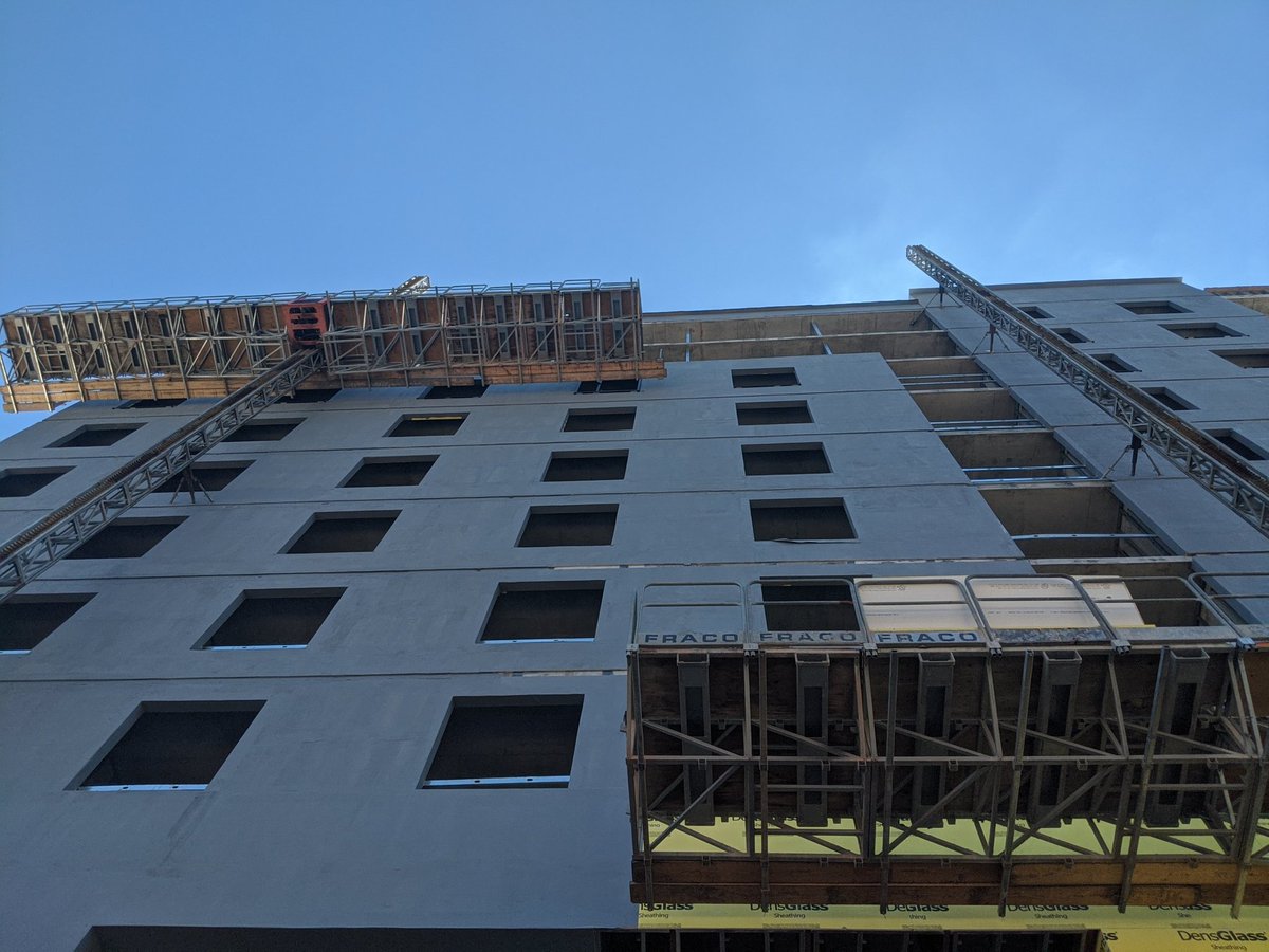 dtOKCbuilds's tweet photo. The Marriott Renaissance structure is complete, impacting the @_Bricktown skyline in a big way. https://t.co/Fo3j4OKInv