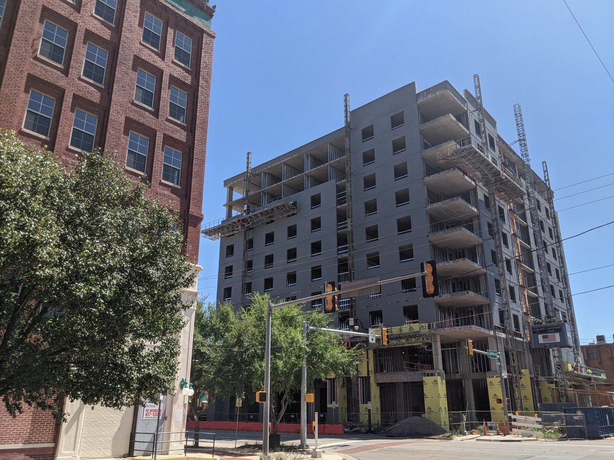 dtOKCbuilds's tweet photo. The Marriott Renaissance structure is complete, impacting the @_Bricktown skyline in a big way. https://t.co/Fo3j4OKInv
