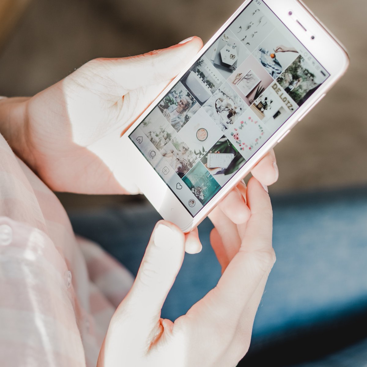AmbienceCBD's tweet photo. How much time do you spend on your phone? Turning your phone off before bed time and having a strict bedtime routine that promotes relaxation helps to get more sleep. Our muscle balm rubbed into the shoulders before bed can also help with the feeling of relaxation and calm. https://t.co/jq7hSYbiq8
