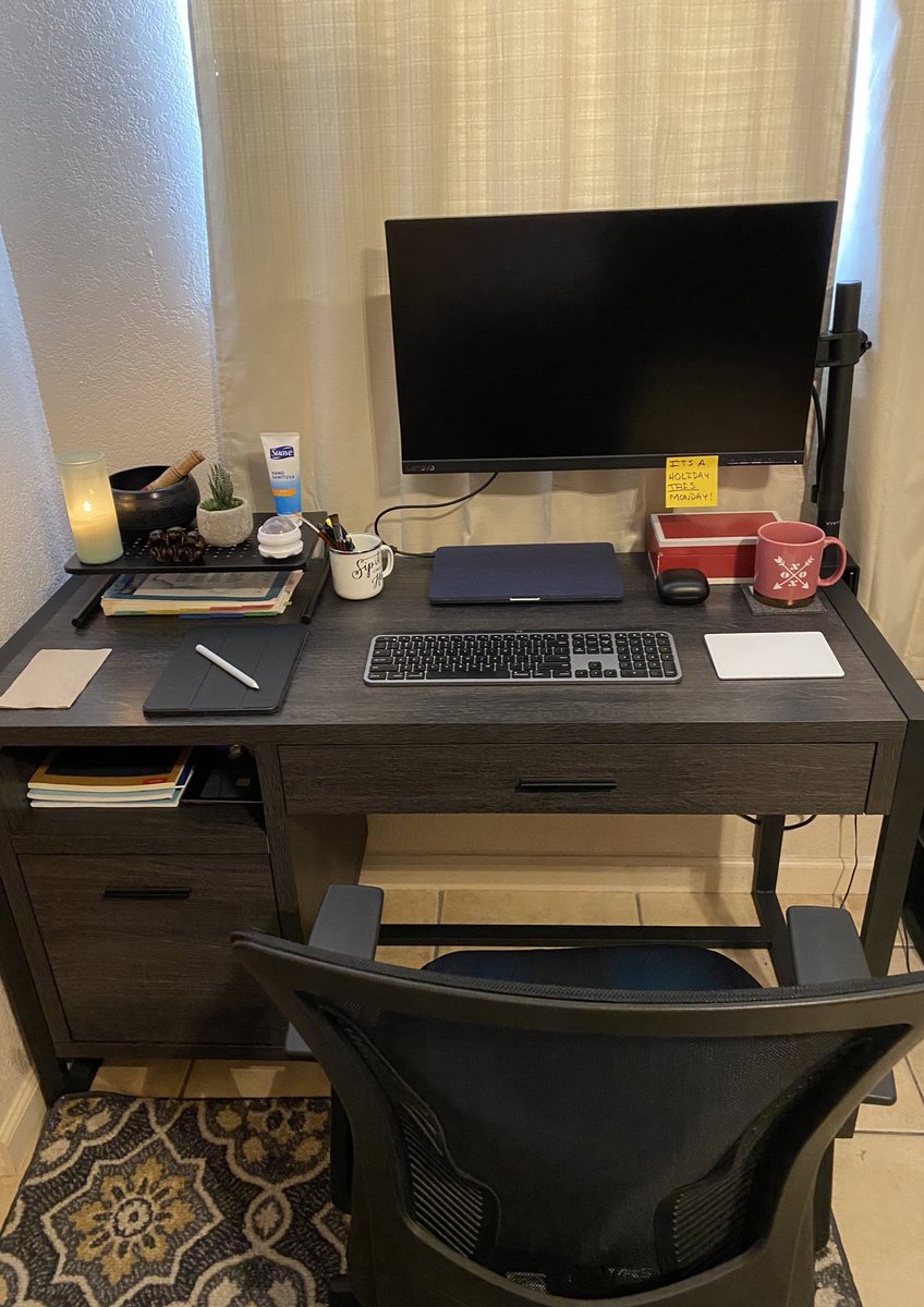 Don_Ilegal's tweet photo. Day 1: As a kid I dreamt of being able to have a desk setup like this. Today I extend gratitude 🤲🏼 to the village of ppl that have pushed me into this space of privilege. None of this would be possible without their love, support, encouragement, and patience. #90DaysOfGratitude https://t.co/27iMdIkRDs