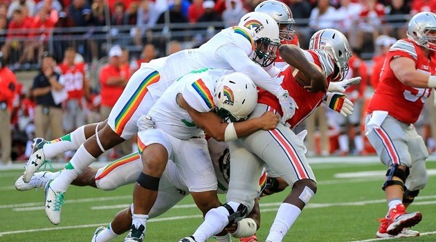 HawaiiFootball's tweet photo. #OTD in 2015, #HawaiiFB busted out these beauties in its matchup at top-ranked Ohio State. #GameDayRewind #RetroRainbow https://t.co/Cn2EchYaH6