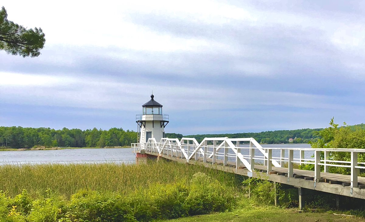 Ted_WMTW's tweet image. Cloudy early September at the Doubling Point Lighthouse in Arrowsic, ME
📸Alyson Lavoie
#maine #uLocal #mewx