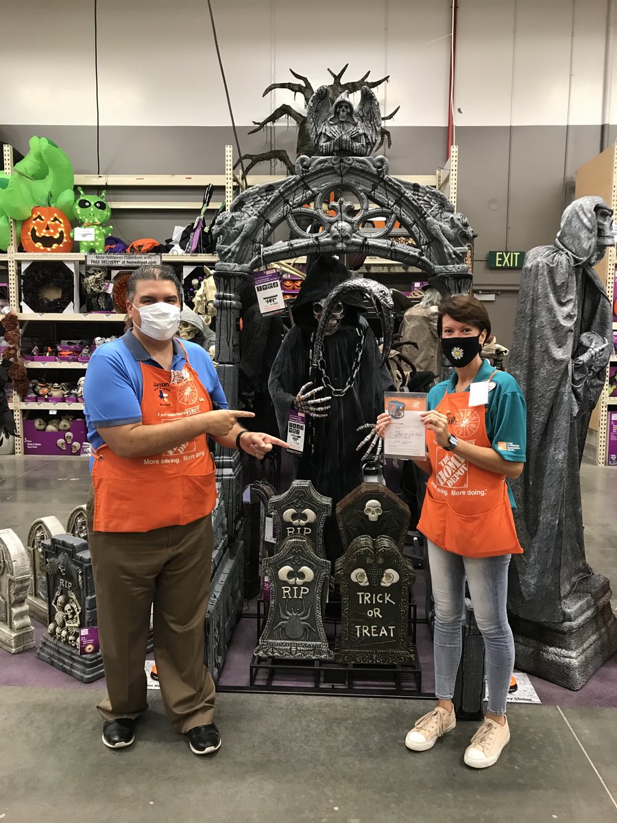 JasonGu17156387's tweet photo. ASDS Ivy insisted on the Halloween back drop and why not and Thank You for Everything that you do for #8418 Four Points #PoweroftheGulf ⁦@ericbernal01⁩ ⁦@josh_mayou⁩ ⁦@AccAreta⁩ ⁦@guest_charles⁩ ⁦@SchweitzerRoger⁩ ⁦@CourtneyMKorkow⁩ ⁦⁩ https://t.co/s6Ky2mjc4O