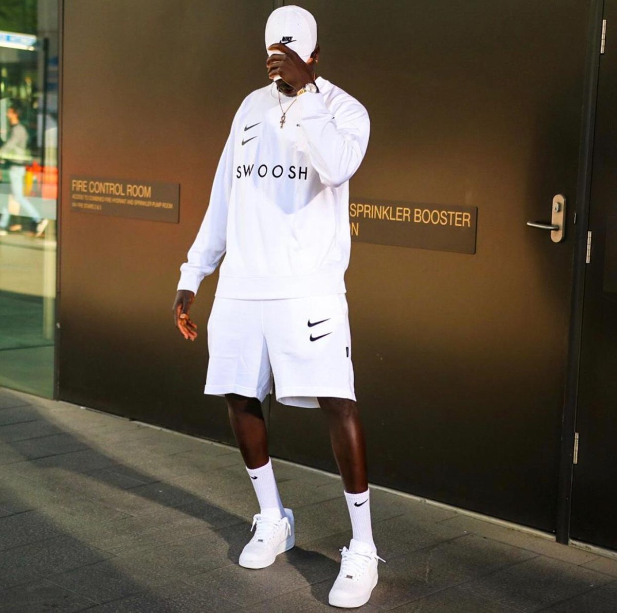 adamdecentral's tweet photo. Nike Double Swoosh https://t.co/VhN4GmLCjx