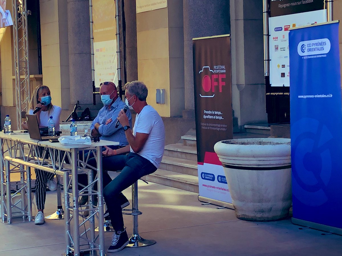 CCIPOPROBERT's tweet photo. #OFFPerpignan, conférence du parrain @DenisBrogniart et l’invité d’honneur #FrançoisPugnet sur les marches de la @cciperpignan https://t.co/8ISV5IZ9My