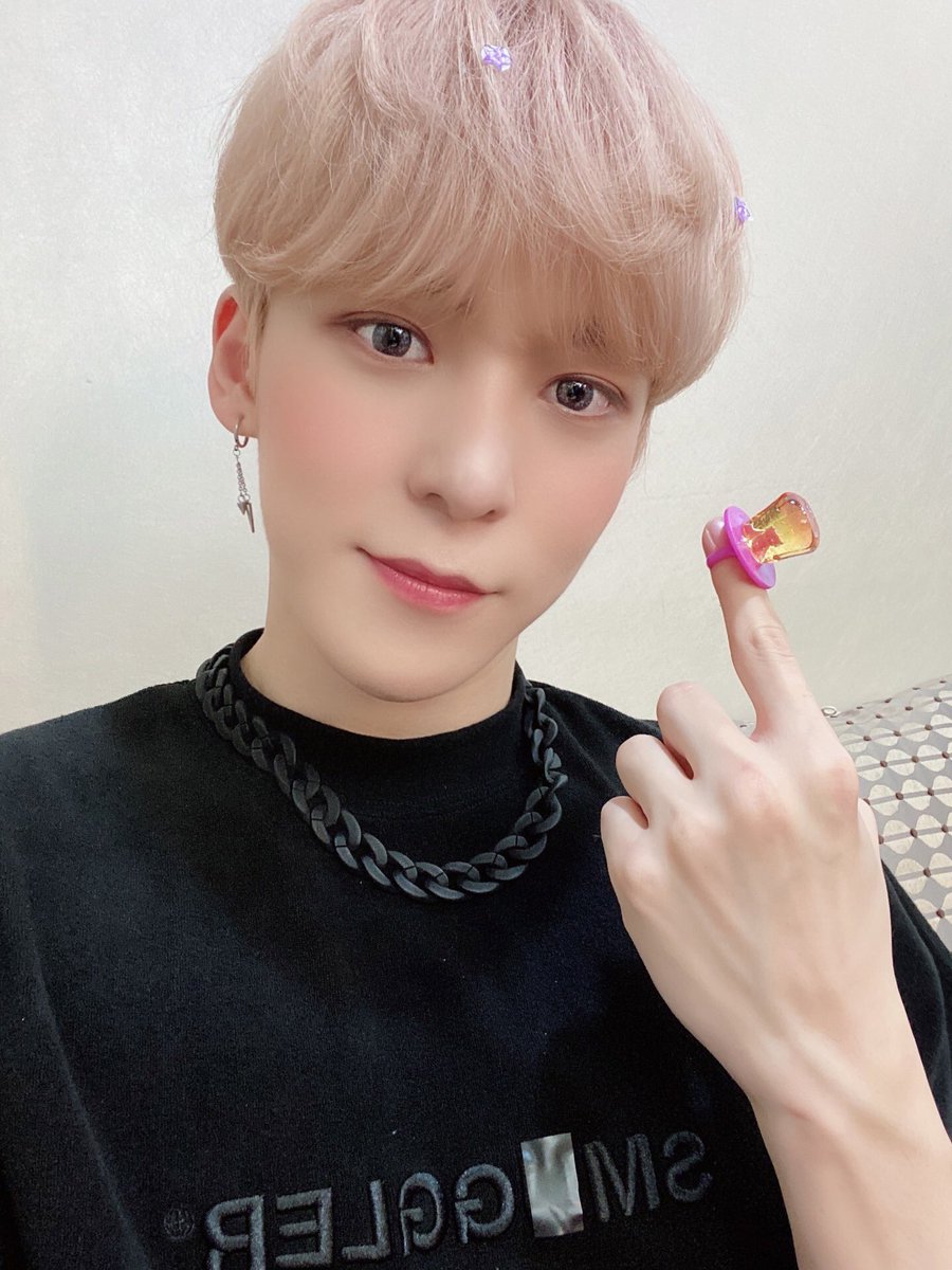 YunhoSpain's tweet photo. [ 📸: 03.09.20 | Twitter Update]

Los mejores 24 quilates de cuando era niño💎♥️

#윤호 #YUNHO #ATEEZ #에이티즈 #FEVER_Part_1 #THANXX @ATEEZofficial https://t.co/lOpCOBd6T6