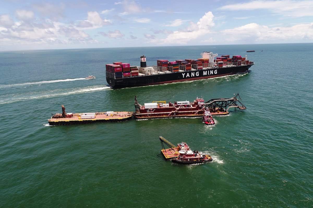 CharlestonCorps's tweet photo. Fully funded and on schedule, dredging operations in the Charleston Harbor continue until we reach 52-foot depth. Once complete, Charleston will have the deepest harbor on the East Coast. #Post45 @SCPorts https://t.co/CQikYcpx8i