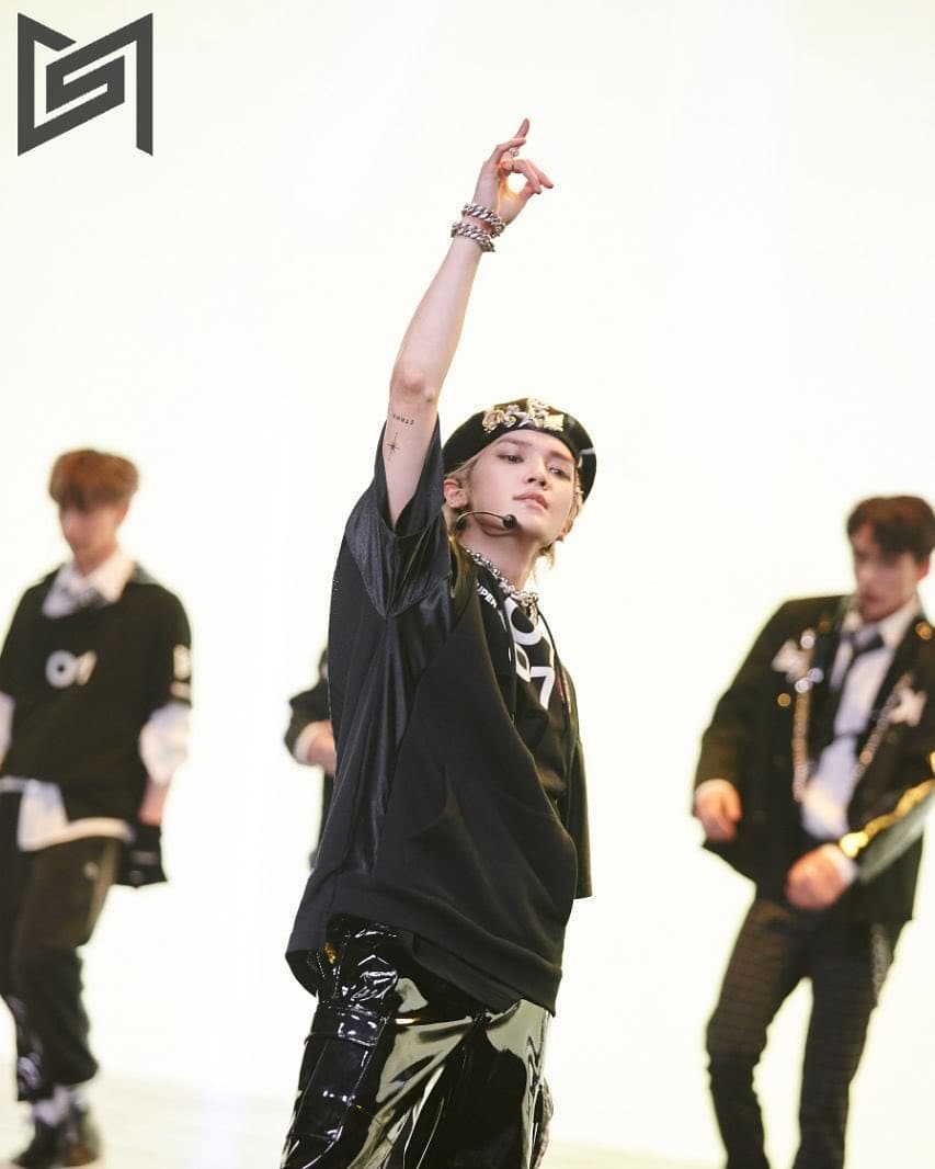 chile_superm's tweet photo. 200903|#TAEYONG and #MARK Lysn SuperM SUPPORTERS 

SuperM : THE STAGE 🐅 behind cut 📸

#SuperM 
#SuperOne 
#SuperM_TigerInside
Organización SuperM Chile 🇨🇱 @superm.chile . https://t.co/lfRcNWSfpX