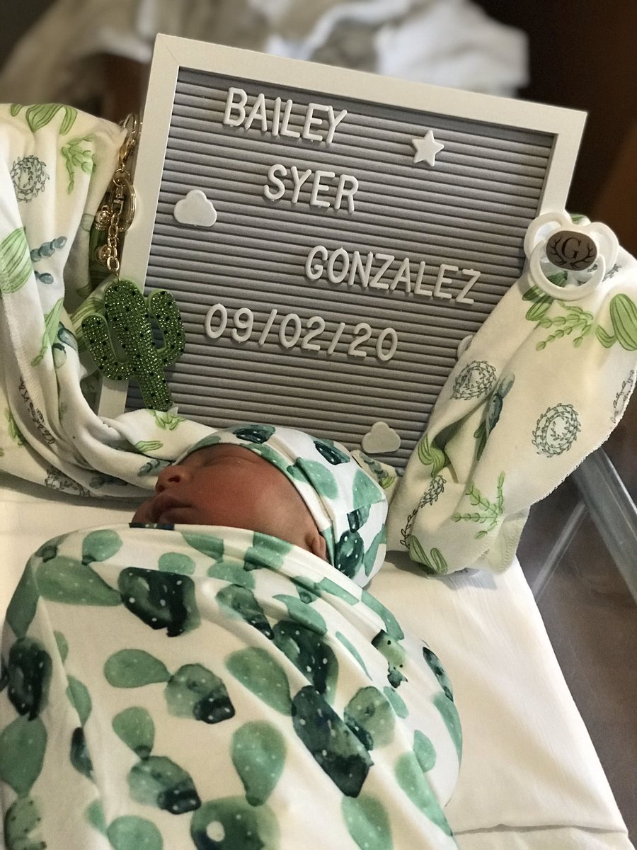 _cuenca1_'s tweet photo. Went 9 months not knowing the gender didn’t care if my child was a he or she just wanted a healthy one and that’s what I got ~Bailey Syer Gonzalez~ 8lbs 3oz https://t.co/dYUfwh4zlO