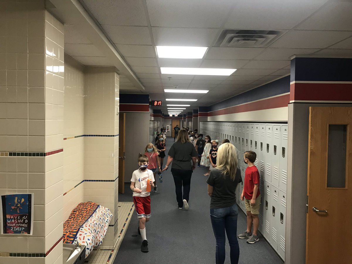 It’s so exciting seeing everyone back to school! We’ve been waiting anxiously to see you AWESOME 4th graders! #bearsshine #buildingabetterme #misd