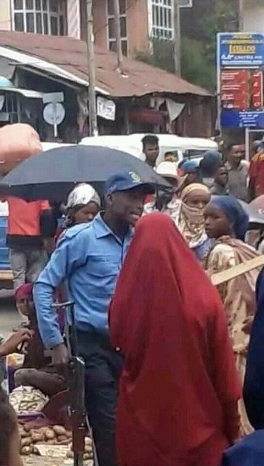 FreeAllPolitic's tweet photo. #stop_killing_oromo_people 
#NO_PEACE_IN_ETHIOPIA 
#No_Justice_in_ethiopia https://t.co/Uz8EqlzX2G