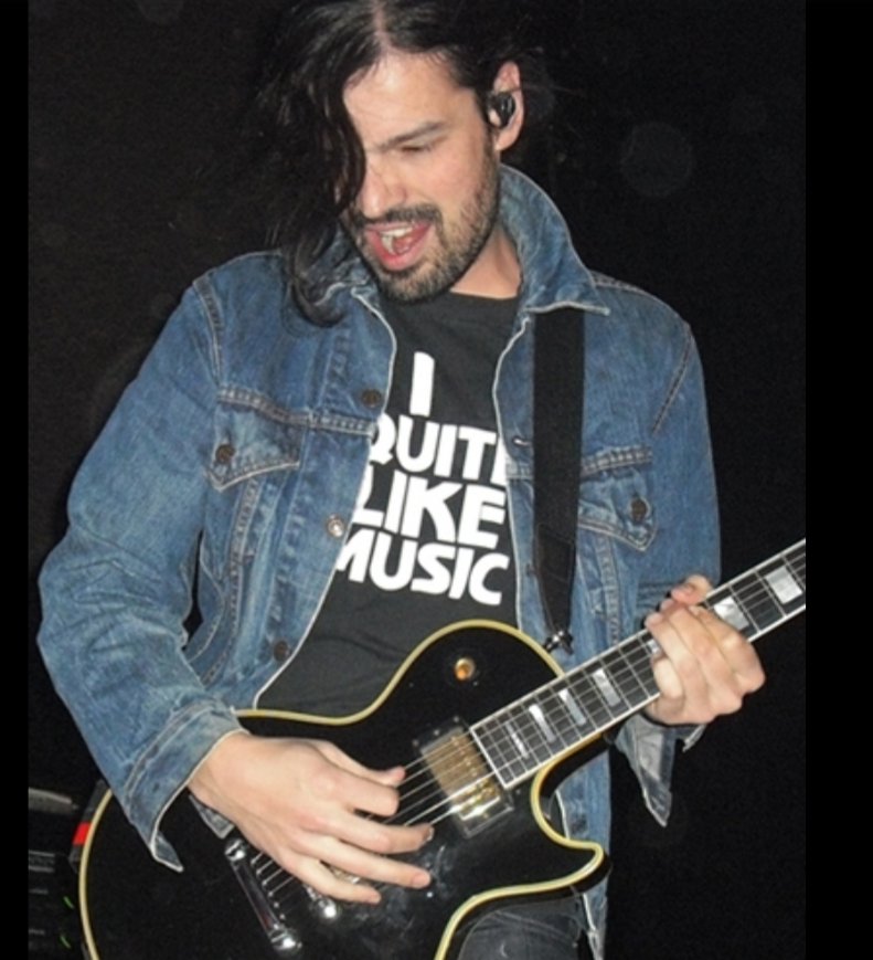 echeDVs's tweet photo. Happy 41st birthday Tomo our #MoFo @tomofromearth https://t.co/IoD6vFMVsv