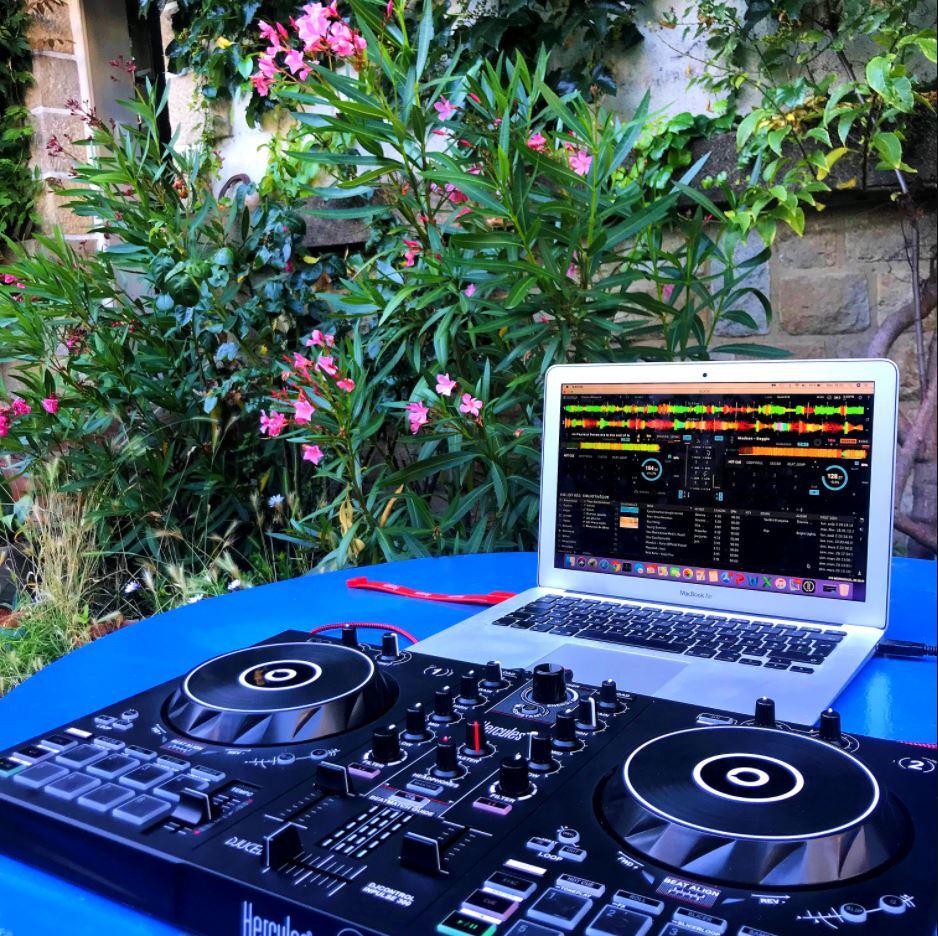 herculesaudio's tweet photo. You sent us a lot of messages during the last few weeks asking us when the DJControl Inpulse 300 will be back in stock. π§
Well, guess what! It's back in our E-shop ! π
Learn more here π https://t.co/9c8AmxQwQk
US customers πhttps://t.co/GuBQMrOJm5
#HerculesDJins #MixEasy https://t.co/xzgKhOn126