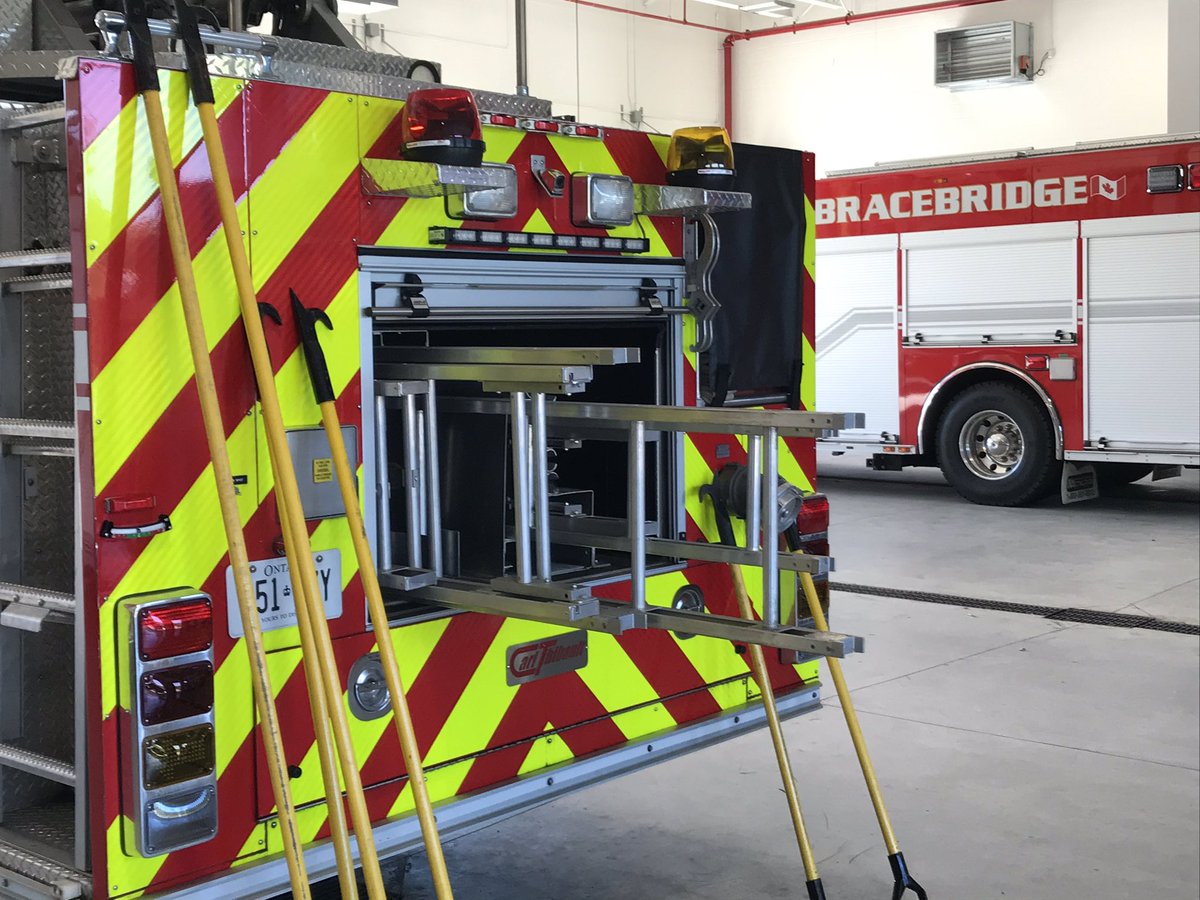 bracebridgefire's tweet photo. Cleaning &amp; inspecting our tools and ladders to ensure they deliver when we need them. #CleanAndReady #ReadyToServe #Bracebridge https://t.co/RiS9FwWRsB