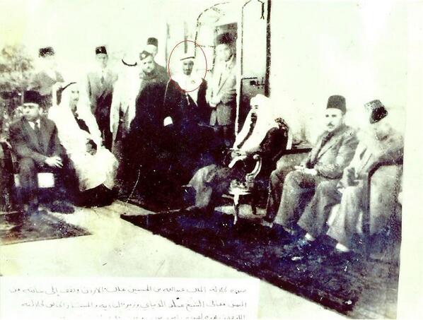 الشيخ مخلد الذيابي العتيبي والملك عبدالله بن الحسين رحمهم الله اجمعين