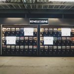JR新橋駅の駅ナカにオシャレガチャガチャコーナーが出来ていた!レア物、高額ガチャもあるよ!