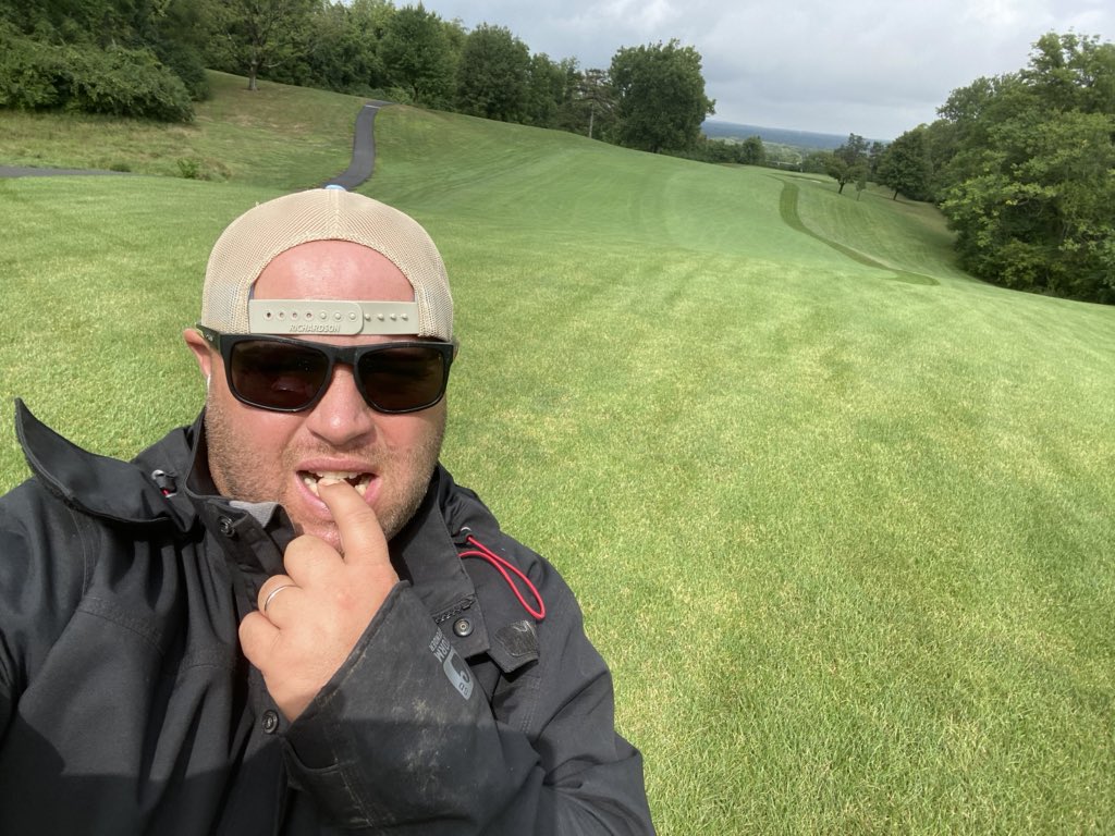 francisdmarion's tweet photo. 🎶🎶🎶Oooos I did it again! 🎶🎶🎶@TKCarolinasGCSA #3Snaps 👀👀 https://t.co/zDFXzv2LdK