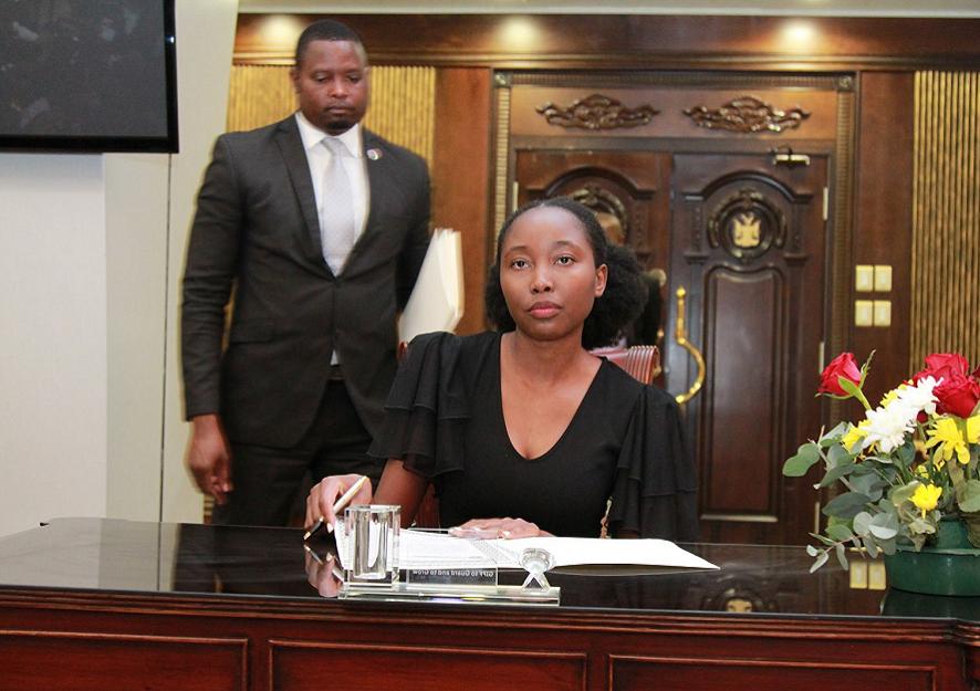 AfricaStoryLive's tweet photo. 23 year old Deputy minister of information and technology in Namibia, Emma Inamutila Theofelus https://t.co/sZjRhxP8Gt