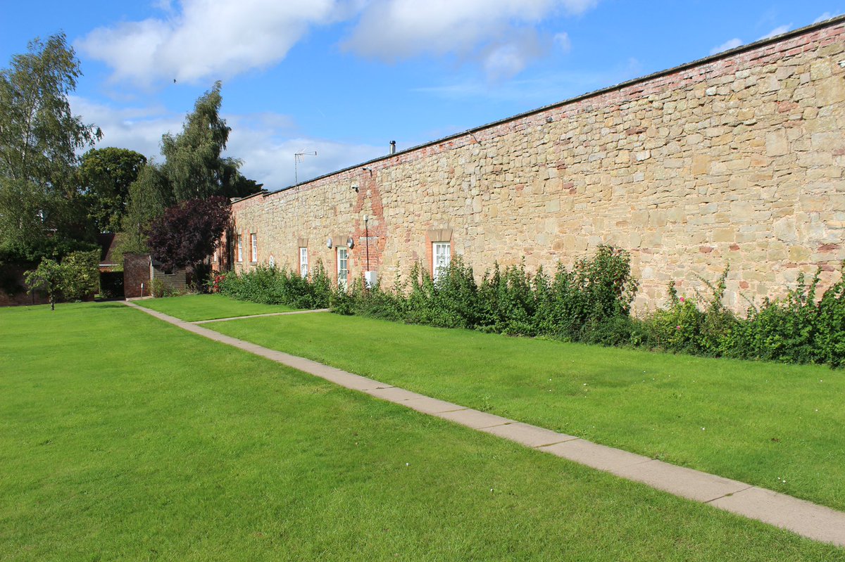 ConcordCollege's tweet photo. The sun came out this afternoon to warmly greet more new and returning students and staff to #ConcordCollege. Looking forward to even more arrivals (and good weather) throughout the week! 😃🏛📸

#NewTerm #WelcomeToConcord https://t.co/czkRllNaoL