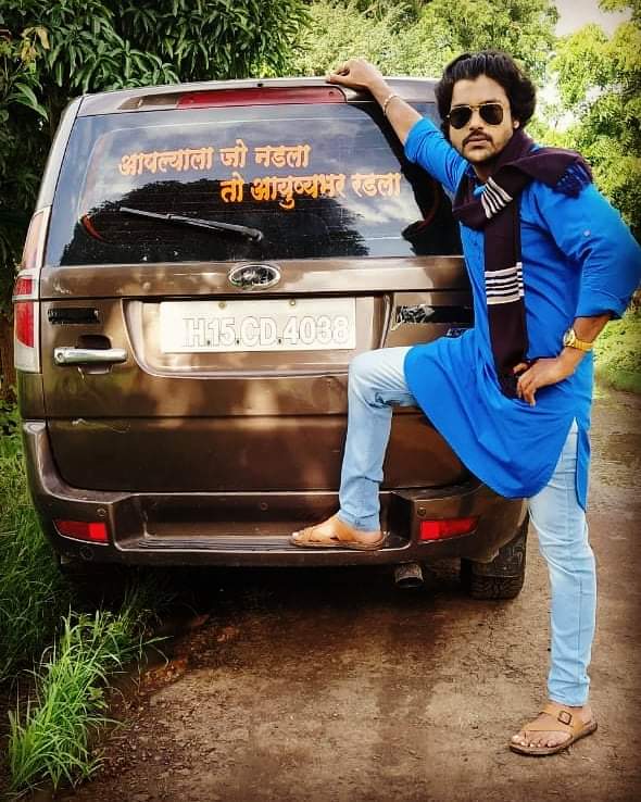 HrishikeshShe's tweet photo. And The Rivalry Begins..

"दौलत"🔪

#आमदार'sSon😎
#आपल्यालाजोनडलातोआयुष्यभररडला 
#विषयेका 

'सुंदरा मनामध्ये भरली'
Colors Marathi वर, रात्री 9 वाजता. 
Repeat telecast 10:30am, 1:30pm. https://t.co/Muy8TxWkMa