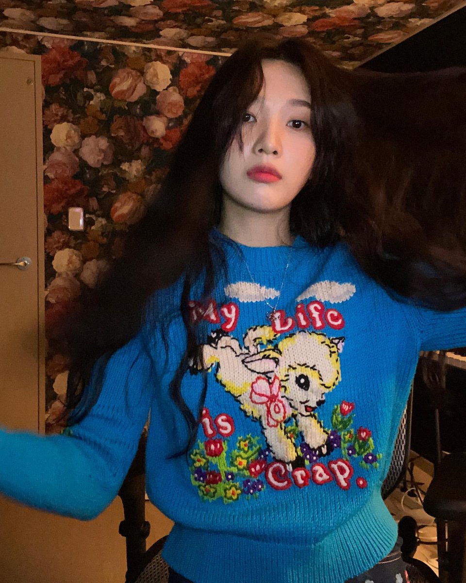 joystgrm's tweet photo. [INSTAGRAM POST] - 7P

💙💙
https://t.co/qTHF76EeHN

#RedVelvet #레드벨벳 #Joy #조이 #RVF @RVsmtown 
200904 · 00:39:30 KST https://t.co/MXFYxS0z53