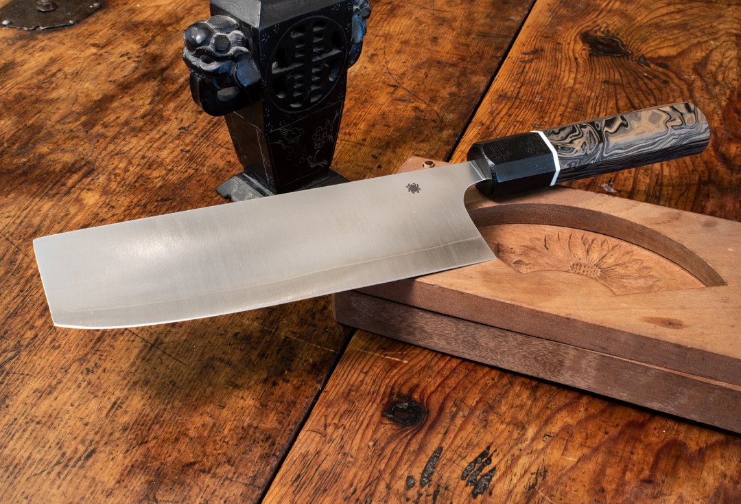 SpydercoKitchen's tweet photo. Meaning "vegetable cutter," the Nakiri's unique rectangular shape and slightly upturned edge make it the perfect tool for precise push-cutting. #spyderco #spydercoculinary #murraycartercollection #itamaeseries https://t.co/IxU1wHt2gm