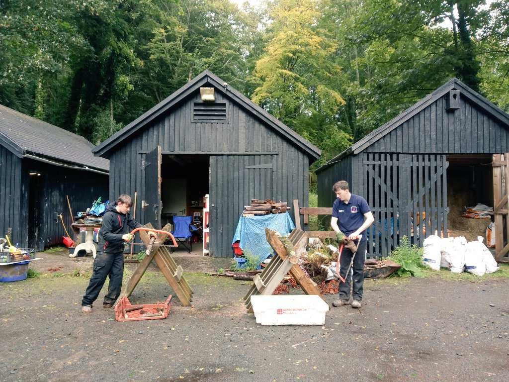 projsearchsayr's tweet photo. Great first day back on placements today @projsearchsayr @CulzeanOfficial Well done interns for all your hard work and enthusiasm within the Rangers and Garden teams. @girvanyouthtrst @AyrshireColl https://t.co/c0VuHV2IWU