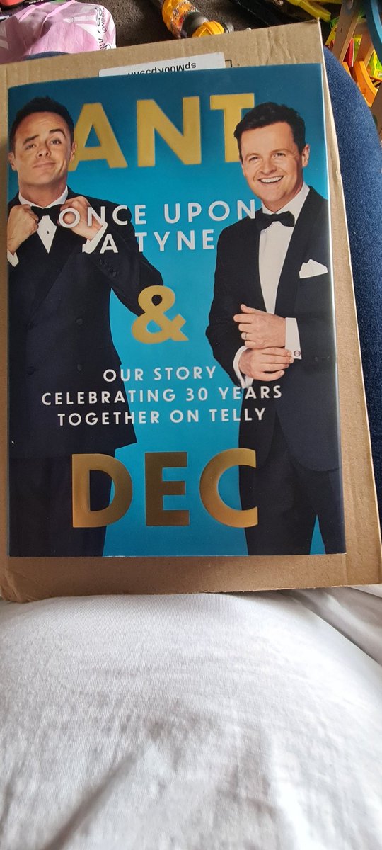 Princes5L's tweet photo. My new book just been delivered cant wait to start reading @antanddec new book! Loving the photos #antanddec #OnceUponATyne https://t.co/ovobV0OMpn