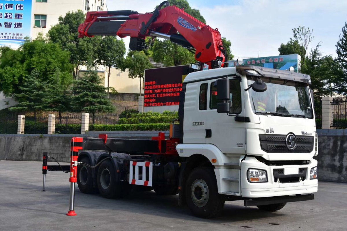 JoyceYe8's tweet photo. Please enjoy my fantastic knuckle boom truck mounted crane named SQ880ZB8.We can offer the perfect factory price and good quality to you,please contact me if you are interested in it!The hotline is +8613312925290 
#knuckleboomcrane #factoryprice #truckmountedcrane#liftingmachine https://t.co/KtrQ3VaapU