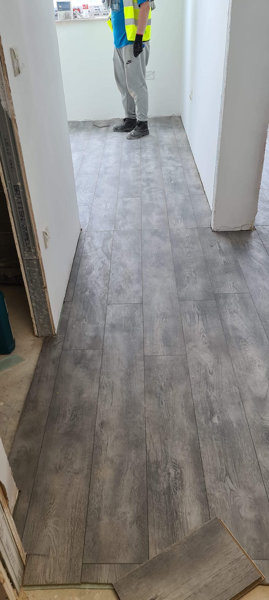 More apartments receiving new flooring today.  Well done to our team and all those involved in getting this new apartment block on track.  #HB #Floorcoverings