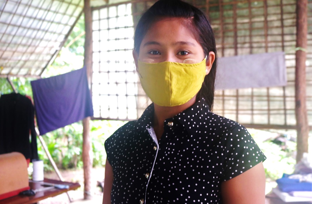 MyanmarRedCross's tweet photo. #Cash in the time of #COVID19 means standing on one's own feet for safety, security, and happiness &amp; helping others do the same 💵😷🧼💪

Find out how our Community Resilience Program supported that and more through timely cash transfers in #Rakhine 👉 https://t.co/SNglqGGUIf https://t.co/MwsxzKa33R
