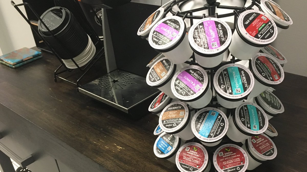 FreedomCafeCA's tweet photo. And no this is not an add sponsored by VanHoutte Coffee. But we do have lots here ready for you 🤓☕️

Say hello to our coworking kitchen! 💁‍♀️

#entrepreneurship #coworkingspace #remotework #kwawesome #entrepreneur #business #startup #freelancers #coffee #coffeelover #coffeetime https://t.co/wwkaMDB9MI
