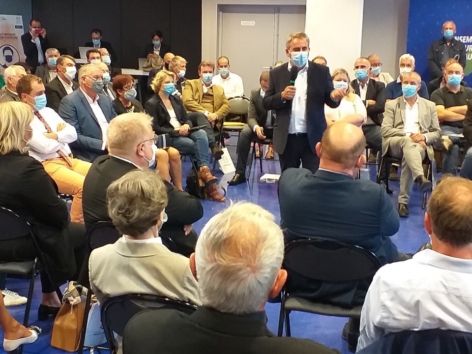 hautsdefrance's tweet photo. Ensemble, on se bat pour la relance en #hautsdefrance ! La Région poursuit la présentation du plan de #RelanceHDF en présence des élus locaux et des acteurs économiques de #Valenciennes. https://t.co/ggrhVjmZKs