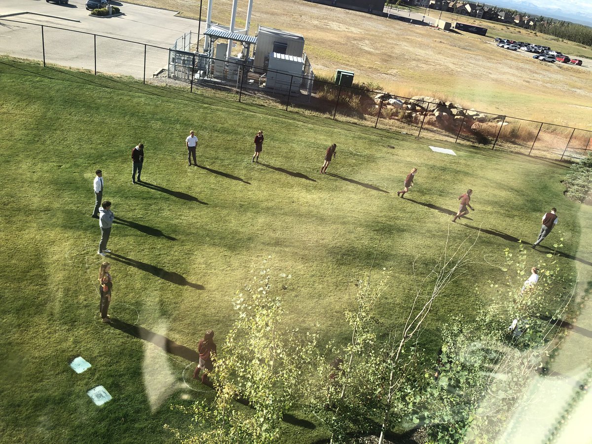 fcgillespie1's tweet photo. I spy with my little eye @VMCCLEME utilizing one of the @rundlecollege outdoor learning spaces with her class! #BeWell https://t.co/3b5Fnkxn3M