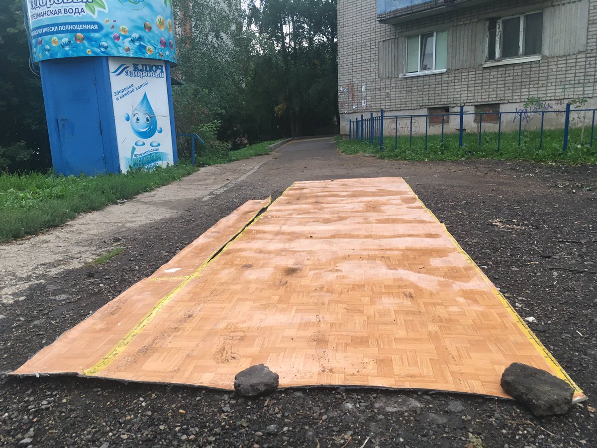 smolpress's tweet photo. Это всё, что надо знать про ремонт дорог в #Смоленск’е https://t.co/DtWQJFJ3dW