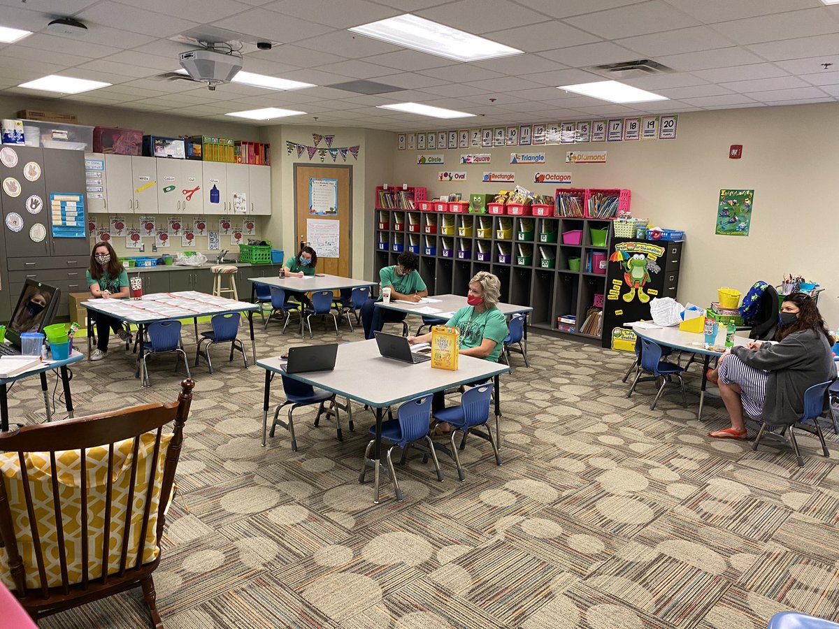 UPES_Leads's tweet photo. Teaching & LEARNING never ends‼️ New assessments=new learning❤️Wearing green because “ATTENDANCE matters” & continuing to AIM high✨#TCSlearns #AimsWeb #highexpectations #Attendanceawareness @RachelWhite77 @nakelya @TCSBoardofEd @tidecam @Allyson75944595 @ESPNupe @jlgsherrod https://t.co/fNSqWOoWZD