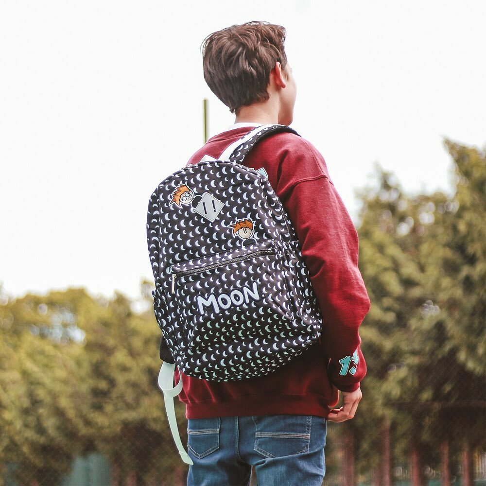 RealGeekShop's tweet photo. Objednal/a sis některý z nových 🎒 bts produktů ✏️ 2020? 🧐 Pochlub se dole v komentech! 😎💬 #bts #realgeek #realgeekcz #rg #realgeekbts #batoh #moonuvmerch #moon #studiomoontv https://t.co/pOhUx09fkw