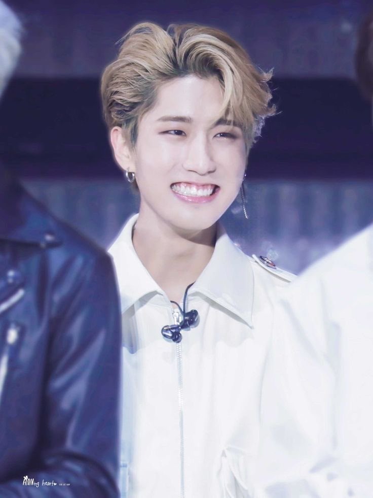 smiling jisung to complete your day and bc i know you cry everytime you see his gummy smile and i want you to cry out of happiness today hehe